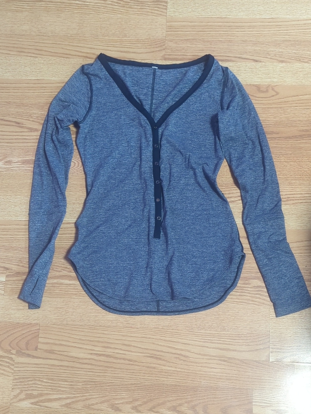 LULULEMON ATHLETICA | Awesoma Henley Long Sleeve button V Neck